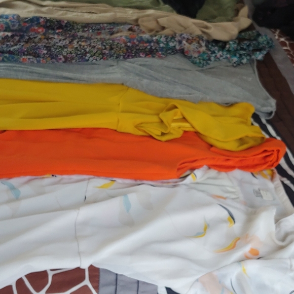 Dresses - Picture 2 of 2